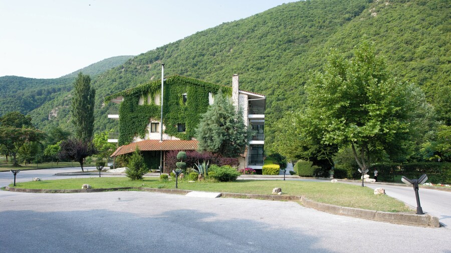 Agriani Hotel