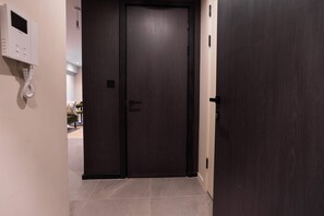 Interior - Stylish 1BR I Private Balcony I Sleeps 4 - City (Greater Manchester)