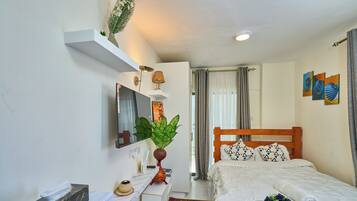 Superior Apartment, City View | 3 bedrooms, iron/ironing board, free WiFi