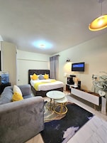 Superior Studio, City View | Iron/ironing board, free WiFi