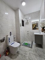 Superior Studio, City View | Bathroom | Shower, free toiletries, slippers, towels