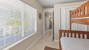 5 bedrooms, iron/ironing board, free WiFi, bed sheets