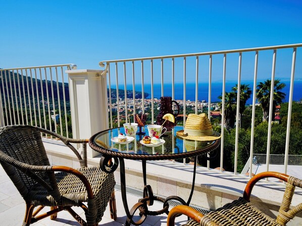 Junior Suite, Sea View | Pemandangan air