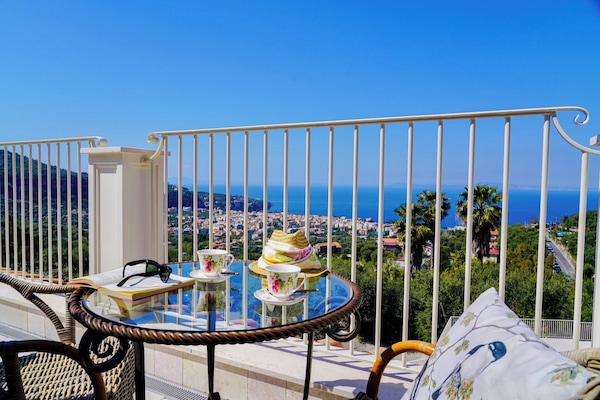 Superior-Doppelzimmer, Meerblick | Terrasse/Patio