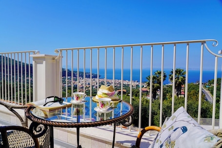Superior Double Room, Sea View | Terrace/patio
