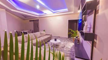 Business Apartment, 3 Bedrooms, Balcony, Courtyard View | Desk, laptop workspace, soundproofing, free WiFi