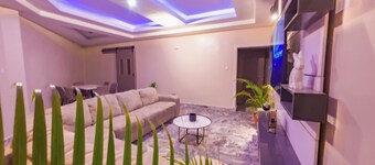 154 Apartment & Hotels