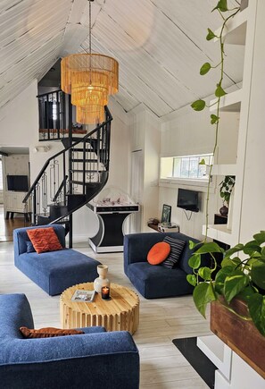 TV, fireplace, stereo, offices