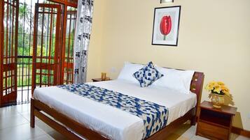 5 bedrooms, iron/ironing board, bed sheets