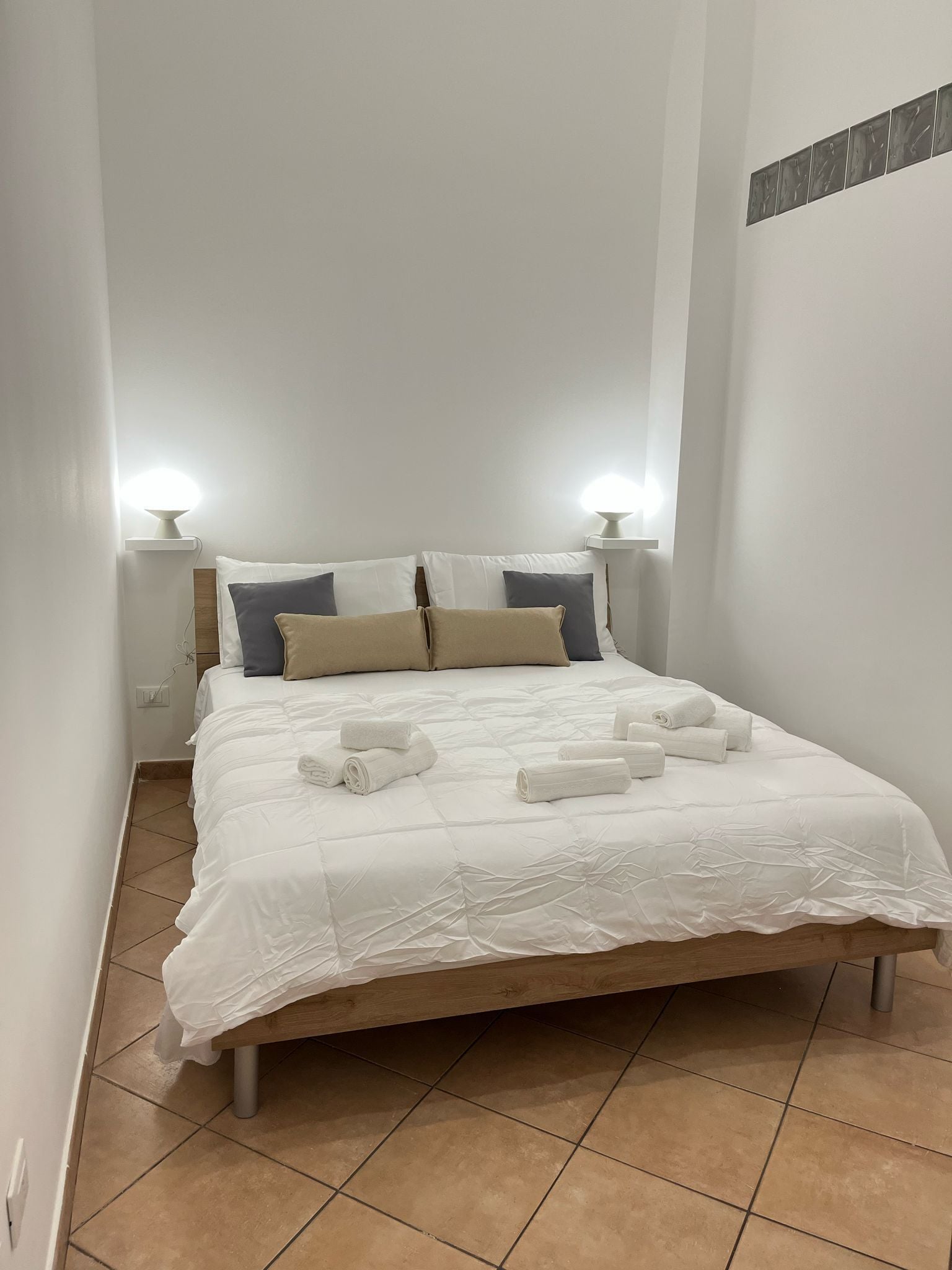 Room | In-room safe, blackout drapes, WiFi (free)