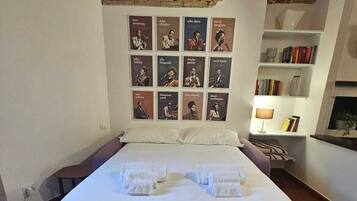 1 chambre, bureau, fer et planche à repasser, Wi-Fi gratuit