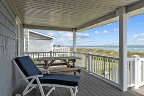 Outdoor dining - Vance Cottage-Ocean Front Home in Atlantic Beach, NC (Atlantic Beach)