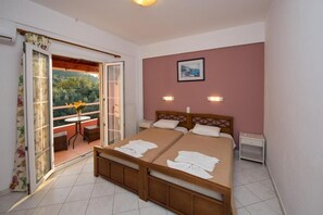 Soundproofing, iron/ironing board, free WiFi