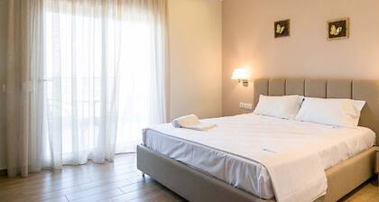 Aquamare Studios Pool and Seaview Escape