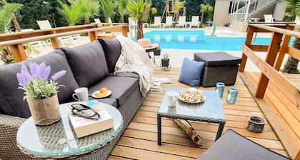Aquamare Studios - Seaview Suite & Pool Bliss