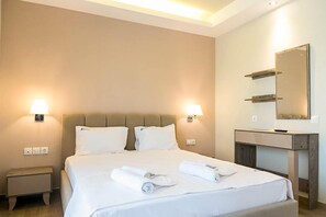 Studio - Aquamare Studios - Seaview Suite & Pool Bliss (Kassandra)