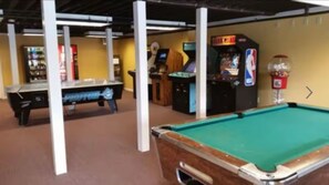 Game room - Charming 2-bedroom cottage with all the amenities you need!  (Wells)