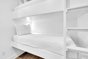 Strykejern/-brett, wi-fi (inkludert) og sengetøy