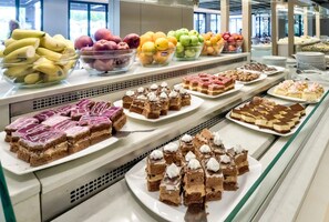 Breakfast buffet - Bonita Luxury Resort & Spa (Golem)