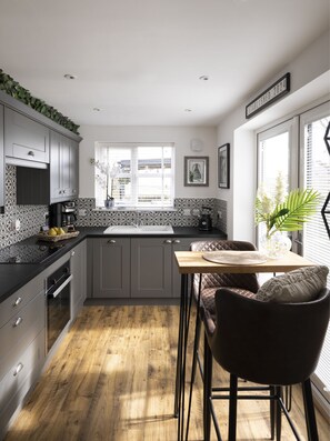 Fridge, microwave, oven, dishwasher
