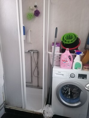Hair dryer, bidet, towels, toilet paper