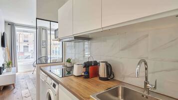 Refrigerador, microondas, parrilla de estufa y lavavajillas