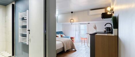 1 chambre, fer et planche à repasser, Wi-Fi, draps fournis