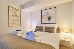 1 bedroom, iron/ironing board, travel cot, WiFi