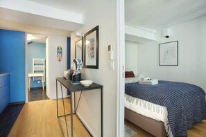 Unclassified image, 4 of 14, button