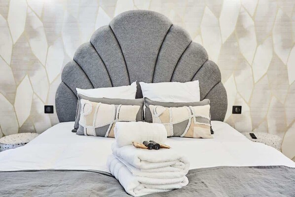 1 habitación, tabla de planchar con plancha, cuna de viaje y wifi 