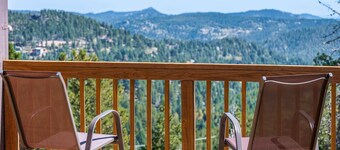 5 Bedroom Whole Home with Mountain Views