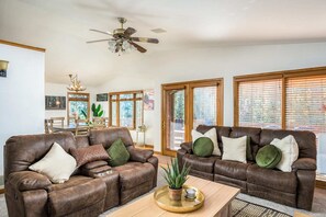 TV, fireplace, offices