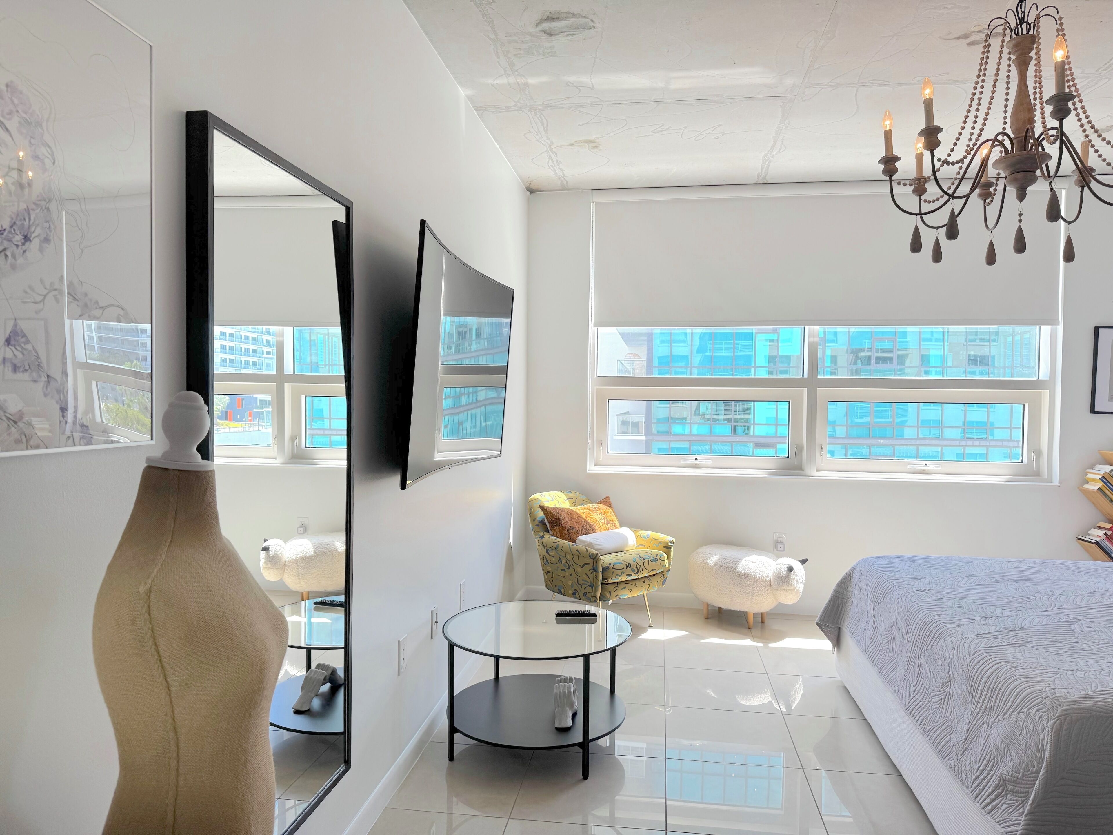 2 bedrooms, desk, iron/ironing board, travel crib