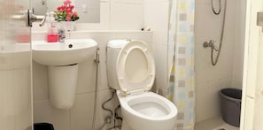 Toallas, jabón, papel de baño