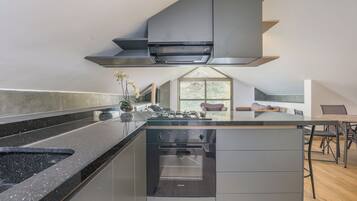Fridge, microwave, oven, stovetop