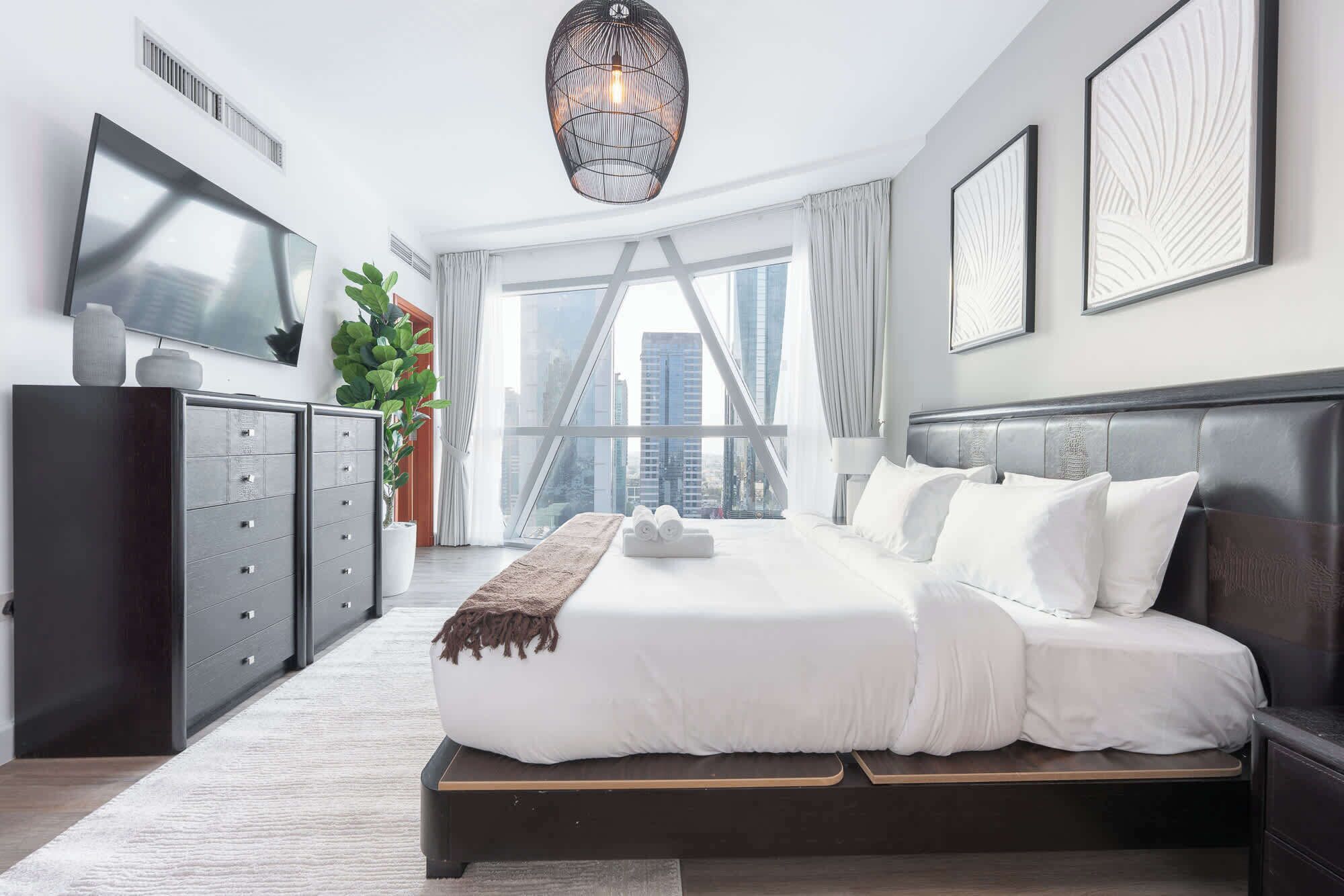 3 slaapkamers, een strijkplank/strijkijzer, wifi