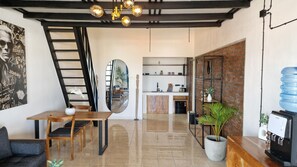 Computer monitors - Nice Place To Stay (Seminyak)