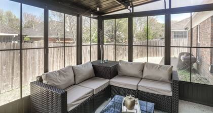 2 Mi to Shelby Farms: Charming Family Home w/ Yard