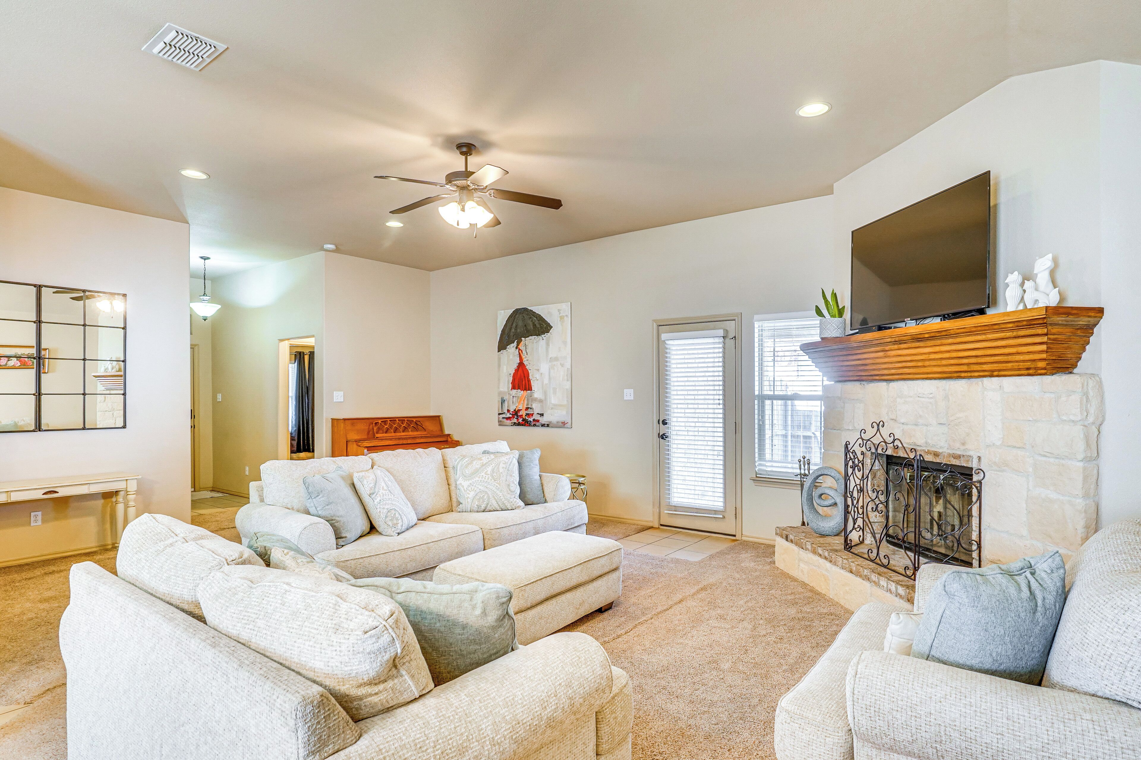 House (3 Bedrooms) | Interior