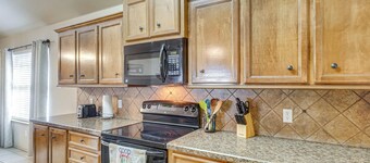 7 Mi to Dtwn: Family Home w/ Patio in Lubbock