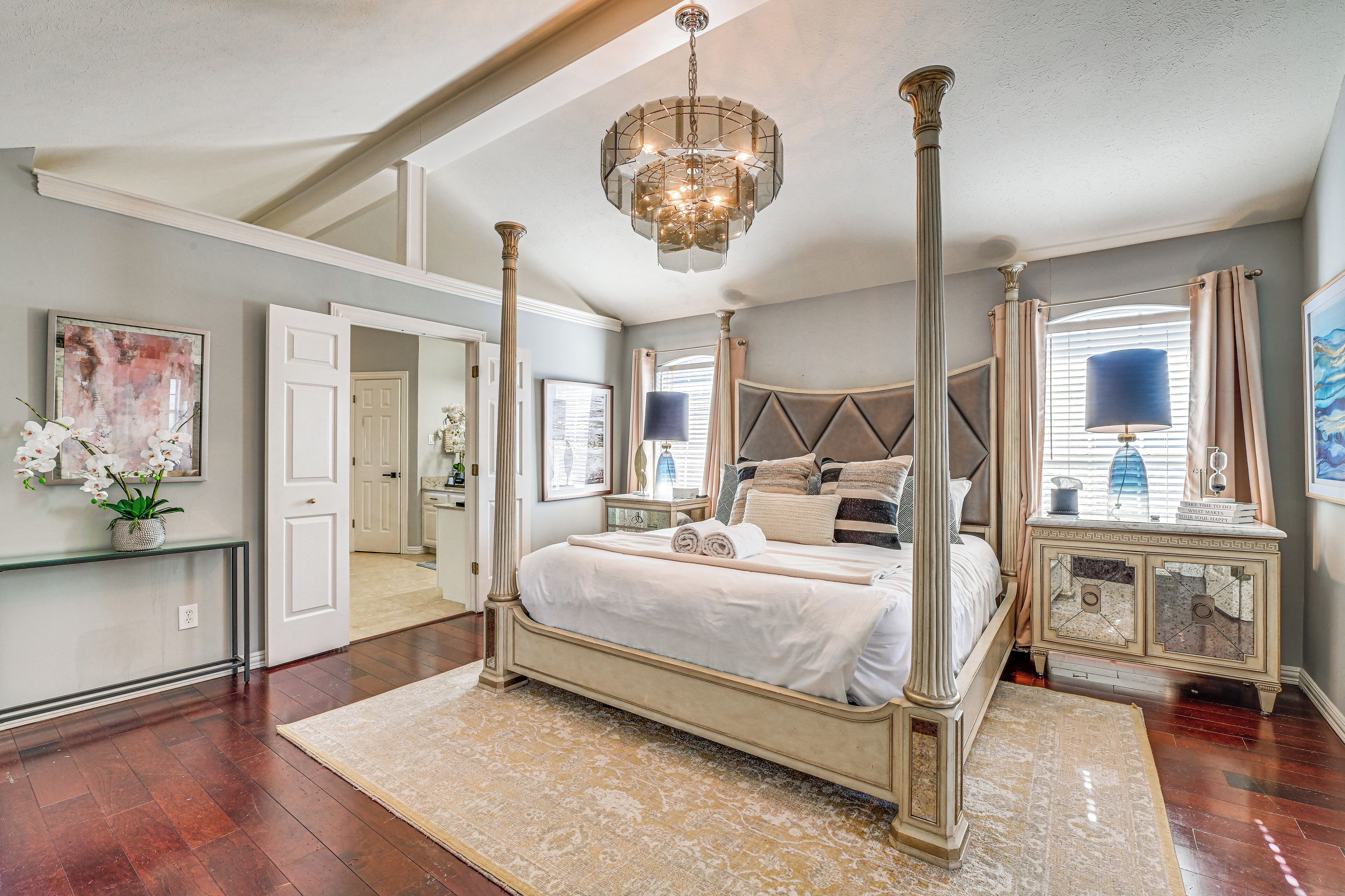 House (5 Bedrooms) | Interior