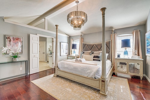 Relax By Pool, Soak in Hot Tub: Plano Home