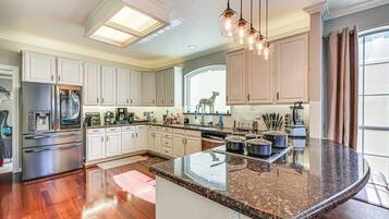 Rumah (5 Bedrooms) | Interior