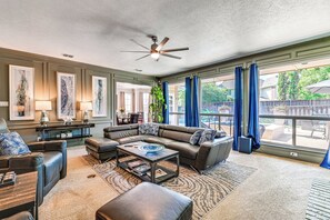 House (5 Bedrooms) | Interior