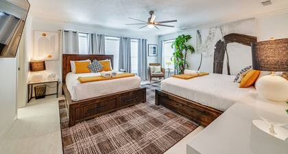 Relax By Pool, Soak in Hot Tub: Plano Home