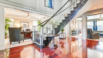 Rumah (5 Bedrooms) | Interior