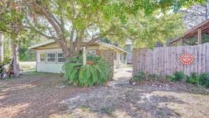 Unclassified image, 4 of 27, button - Walk to Beach: Cozy Port St Joe Getaway w/ Yard (Port St. Joe)