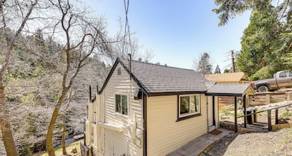 Tiny Home w/ Deck & Mtn Views in Lake Arrowhead!