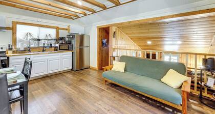 Tiny Home w/ Deck & Mtn Views in Lake Arrowhead!