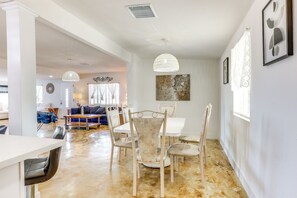 Talo (4 Bedrooms) | Sisätilat